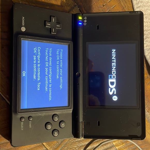 Nintendo DS i console